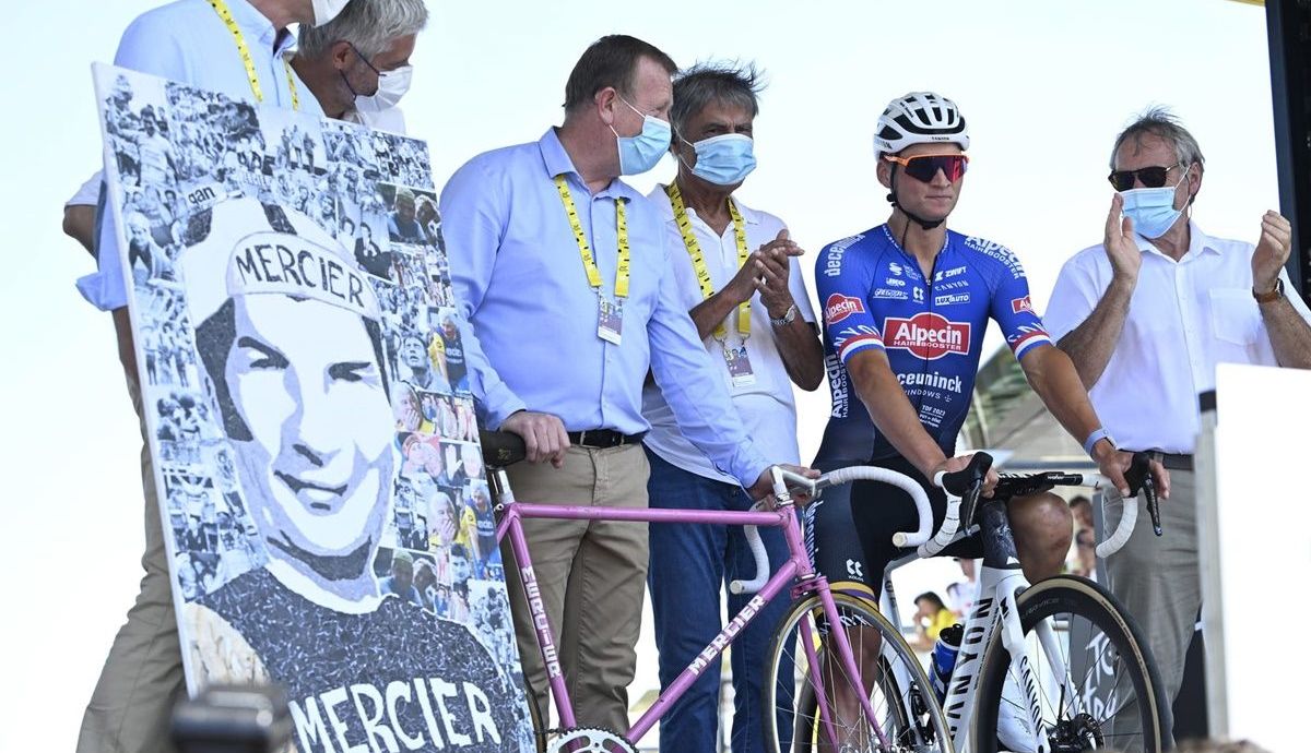 Van der Poel quiso rendir homenaje a su abuelo Raymond Poulidor