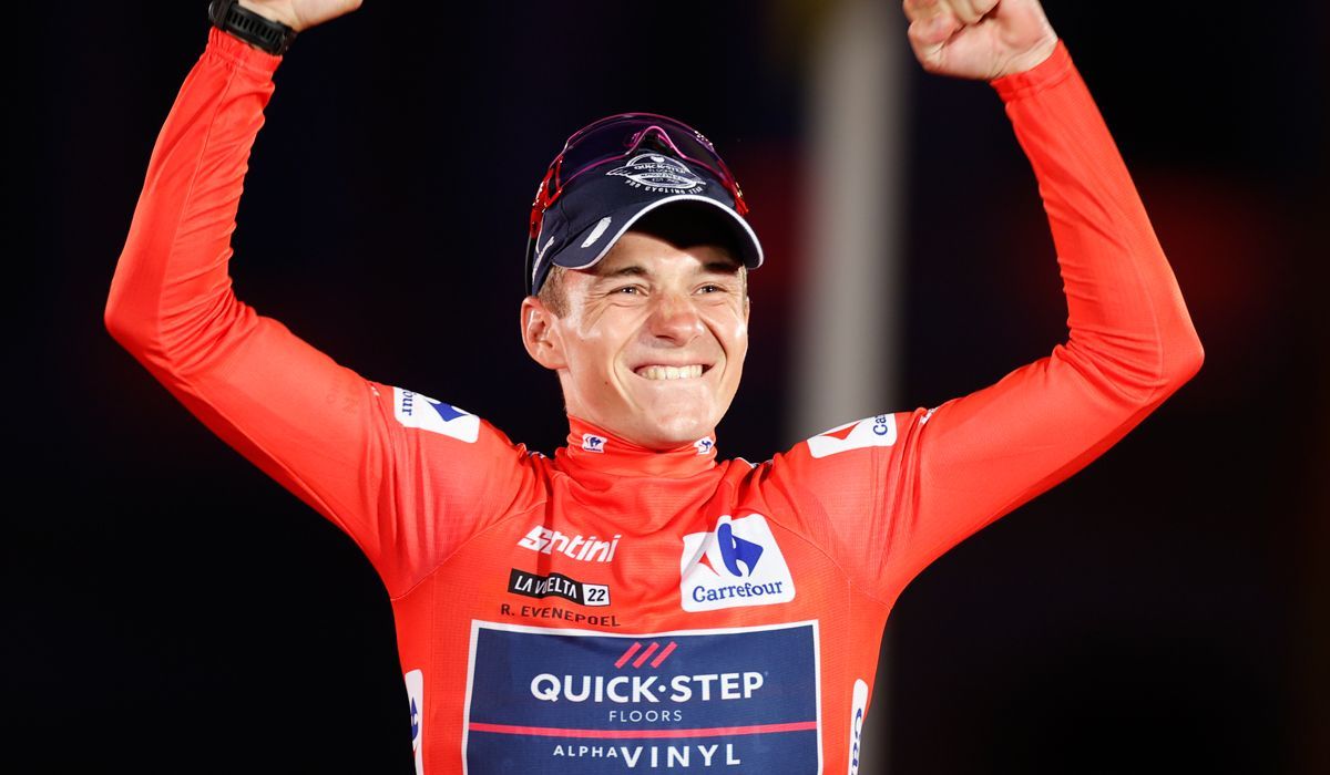 Remco Evenepoel celebrando en Madrid su triunfo en la pasada edición de La Vuelta