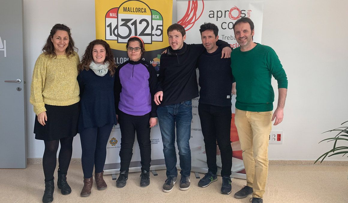 María Francesca Rigo, Salut López, Margalida Font y Jonatan García. Joseba Beloki, director de la marcha.