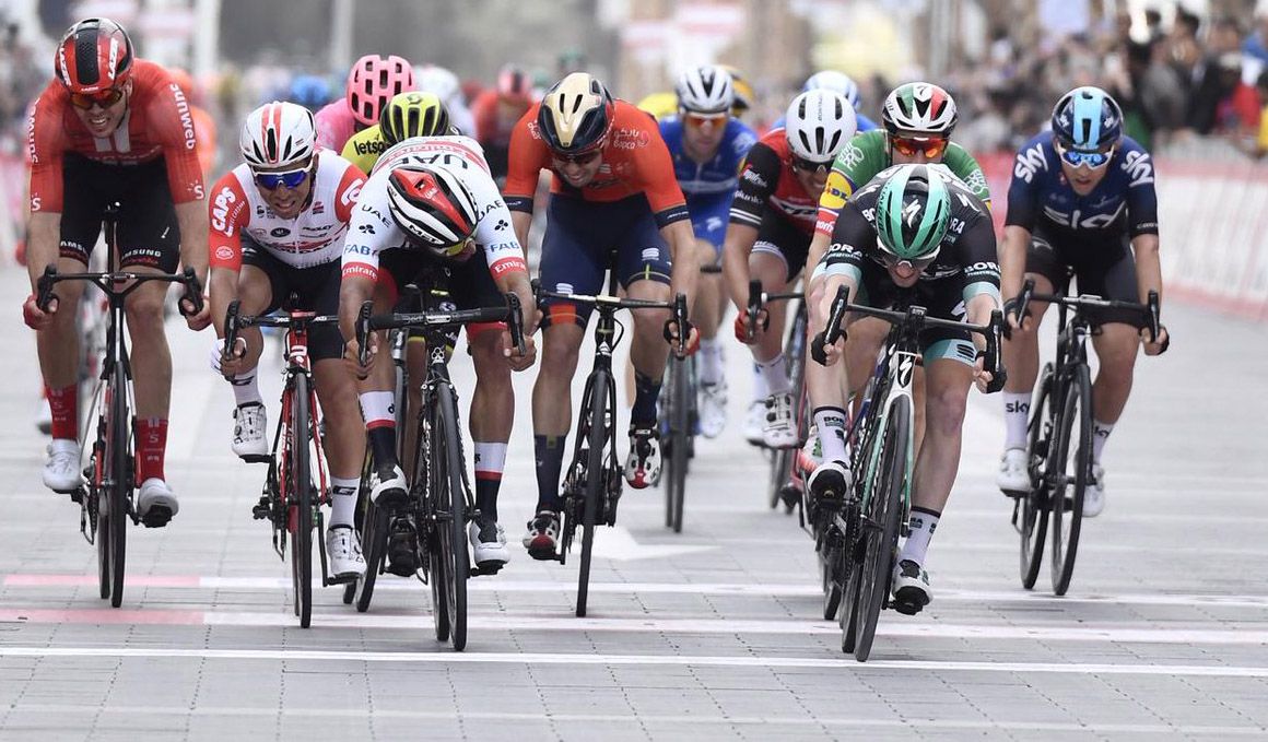 Apretado sprint el vivido en las calles de Dubai.
