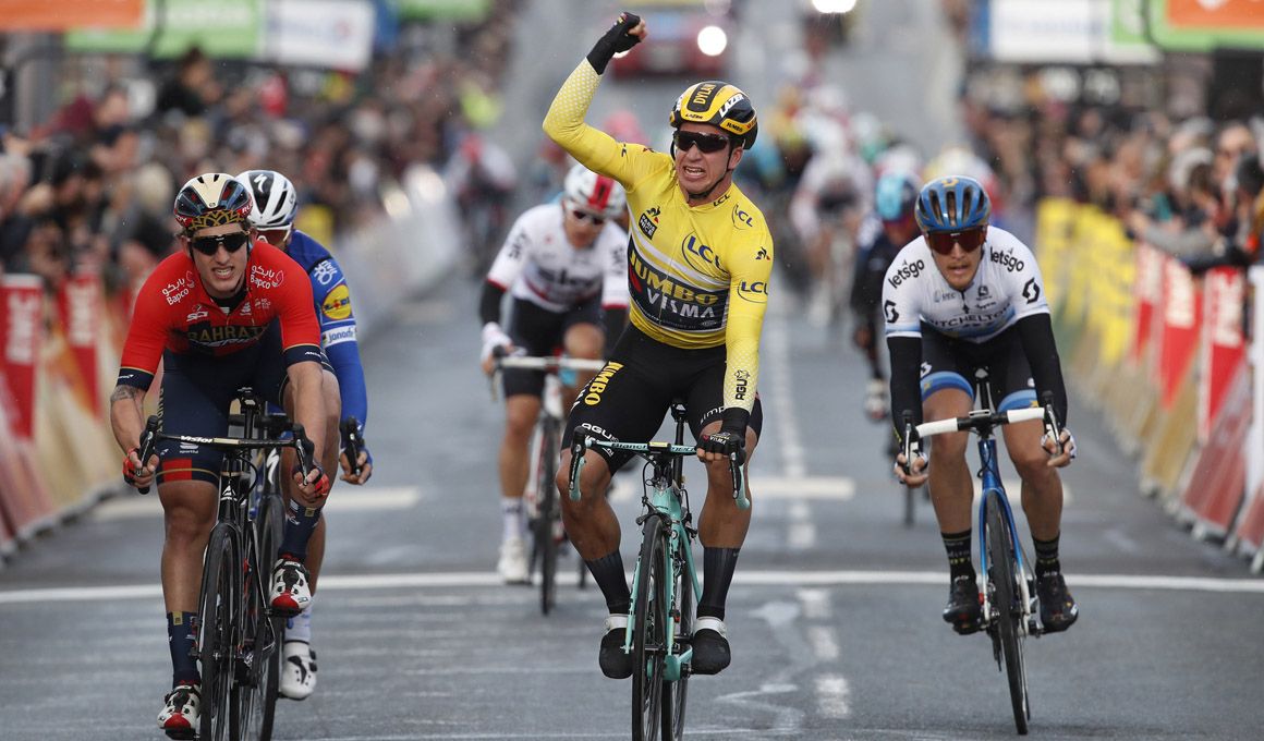 Groenewegen gana una etapa enloquecida por el viento; García Cortina 2º