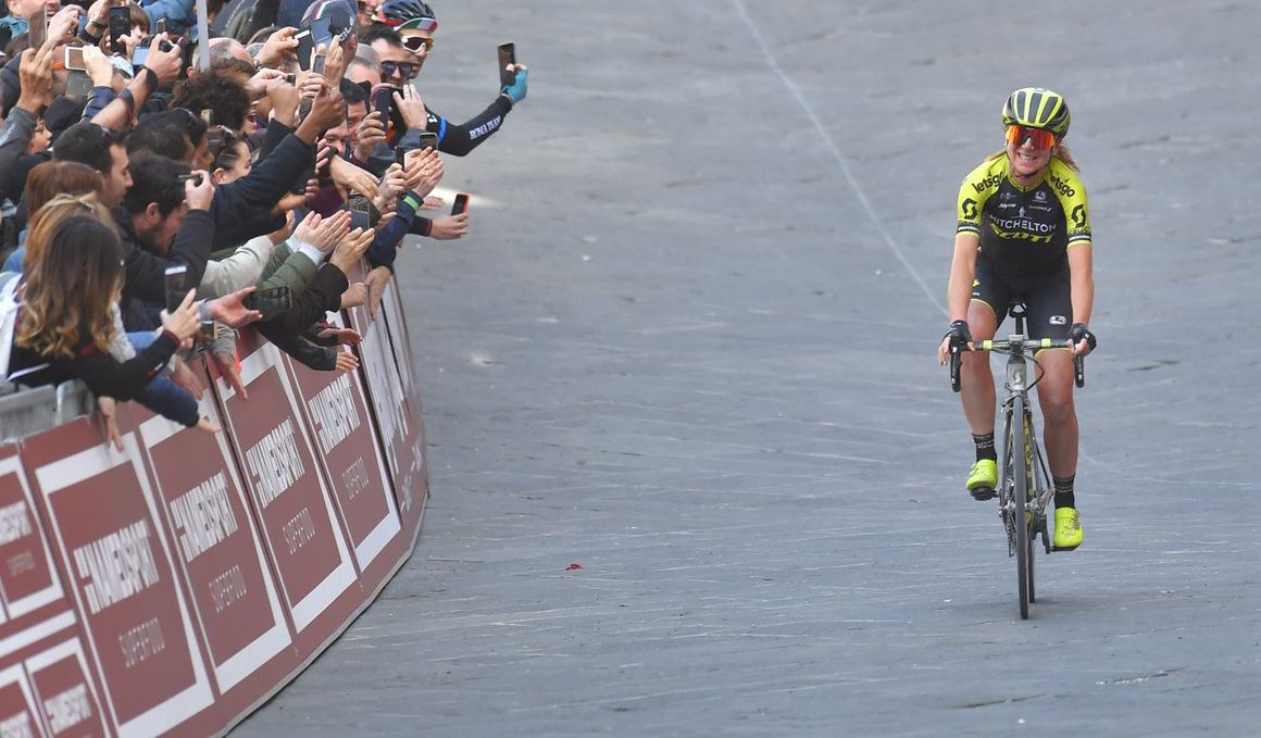 La holandesa entró como ganadora en la Piazza del Campo de Siena