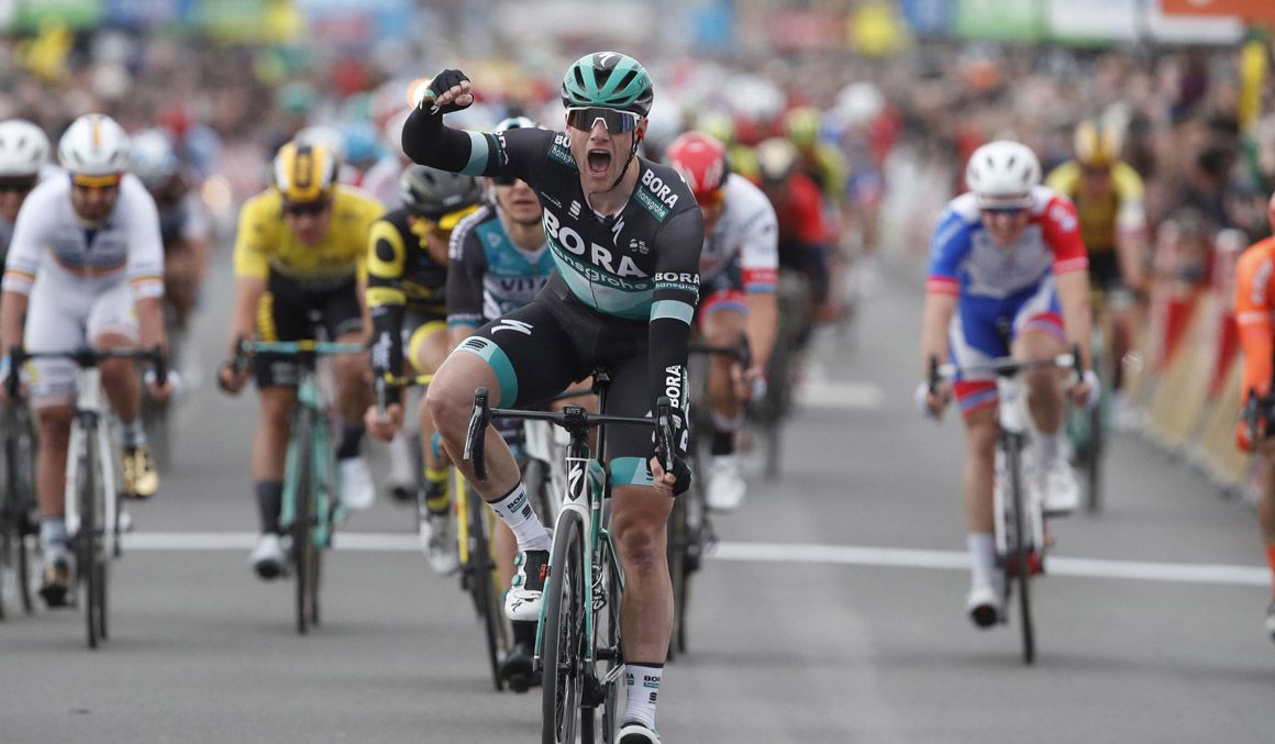 Sam Bennet gana y el Sky vuelve a sembrar el pánico