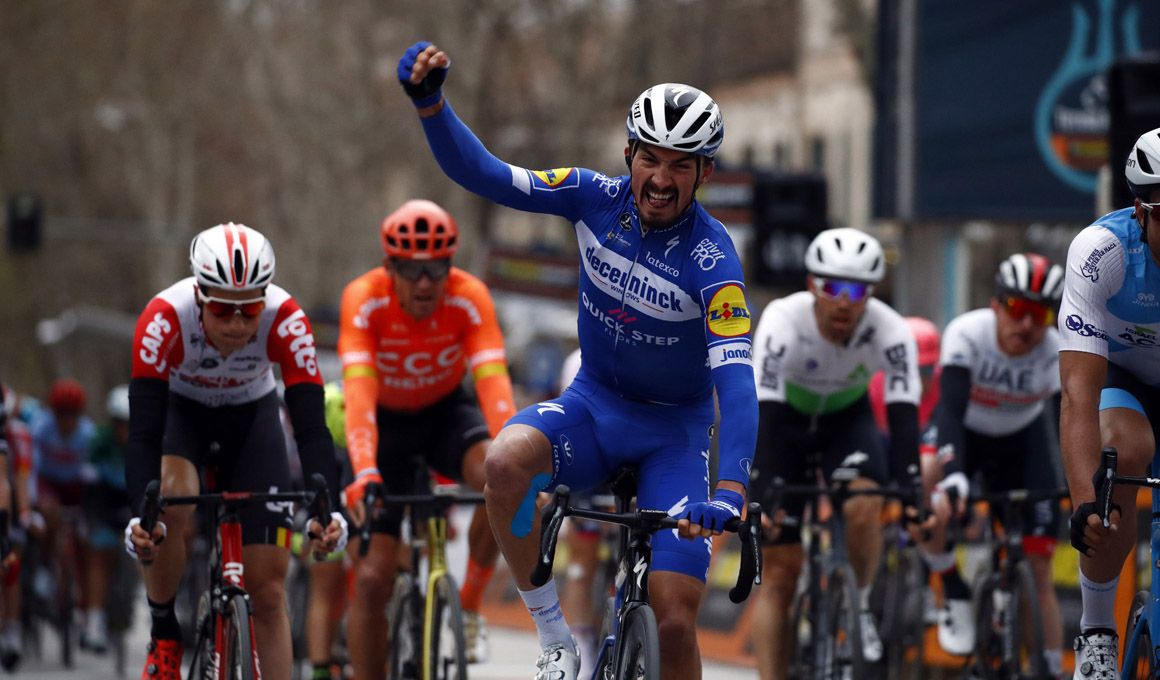 Alaphilippe sorprende a los sprinters y se anota su segunda victoria en la Tirreno-Adriático