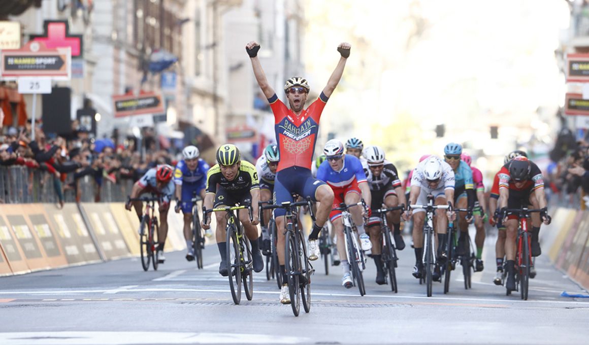 Vincenzo Nibali, ganador de la pasada edición, parte como uno de los favoritos para ganar el sábado. 