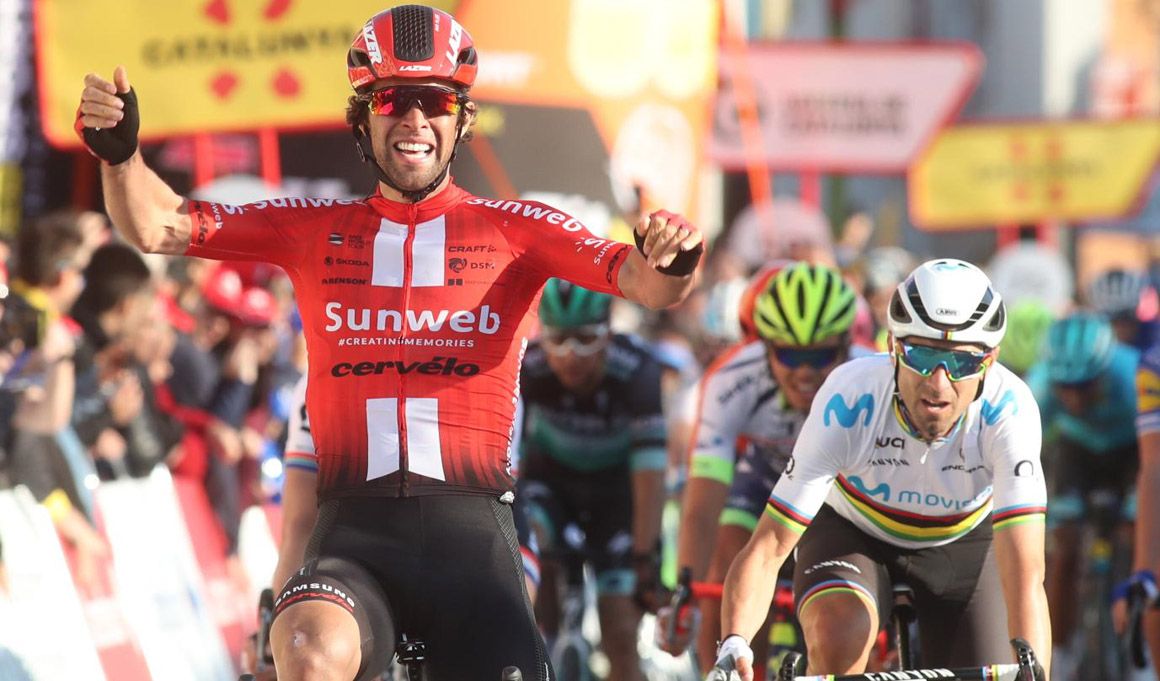 Matthews se impone a Valverde y Froome se cae y pierde sus opciones