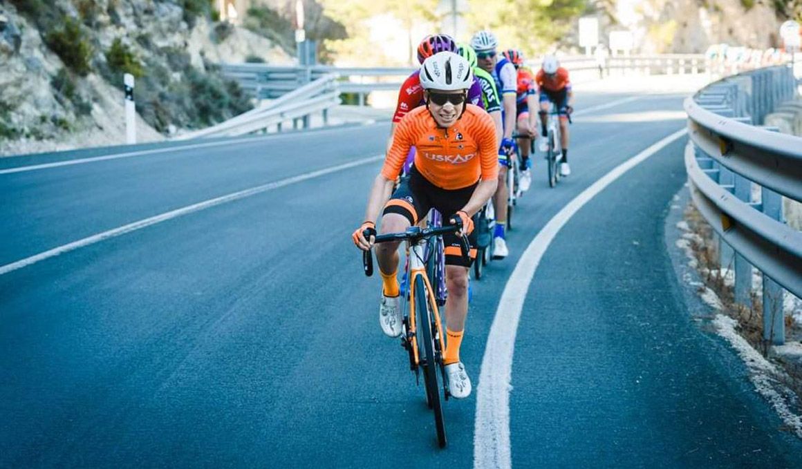 Ibai Azurmendi durante una etapa de la Vuelta a la Comunitat Valencia.a Foto: Artero Álvarez. 