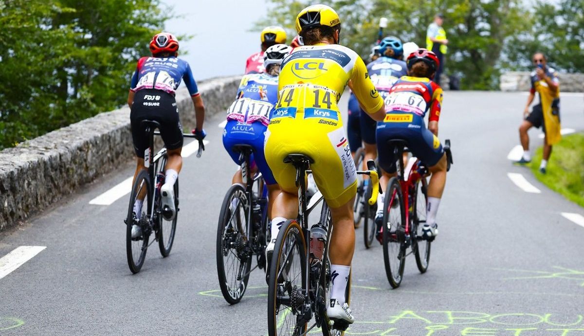 Lotte Kopecky (SD Worx) dejó en buenas manos su maillot amarillo Lotte Kopecky (SD Worx) dejó en buenas manos su maillot amarillo