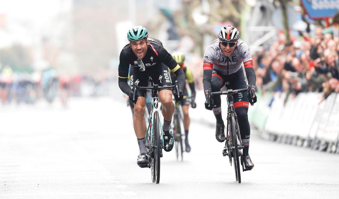 Schachmann, tercera victoria en la Itzulia y más líder  