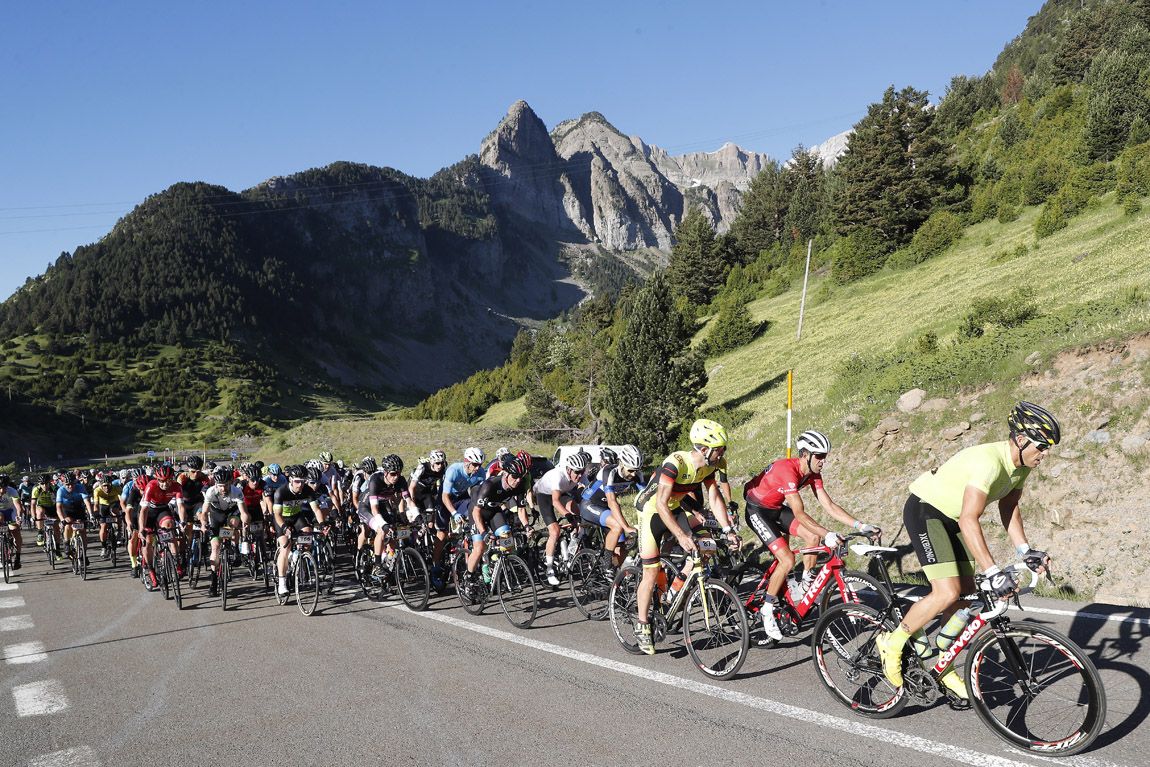 La comida y la bebida durante una marcha de gran fondo La comida y la bebida durante una marcha de gran fondo