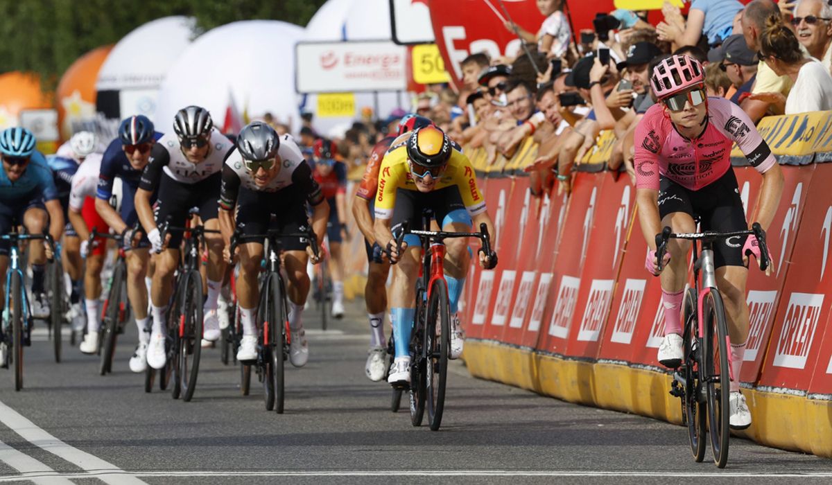 Marijn van den Berg se impone en un accidentado sprint en la 5ª etapa del Tour de Polonia