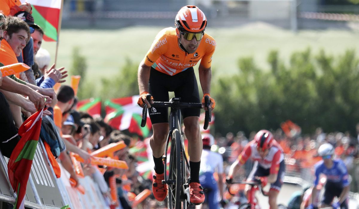 Mikel Bizkarra renueva con Euskaltel-Euskadi hasta 2025