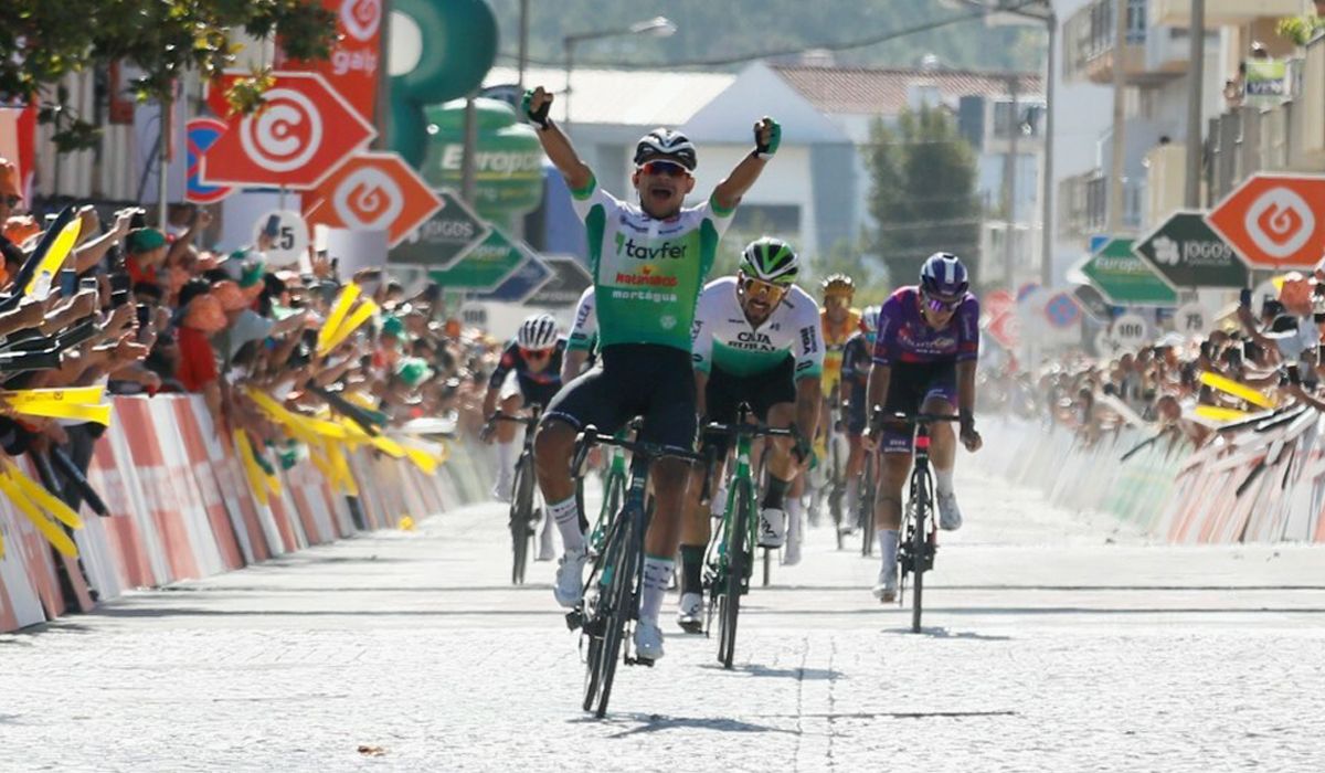 Leangel Linarez triunfa en la primera etapa de la Volta a Portugal; Babor (Caja Rural), segundo
