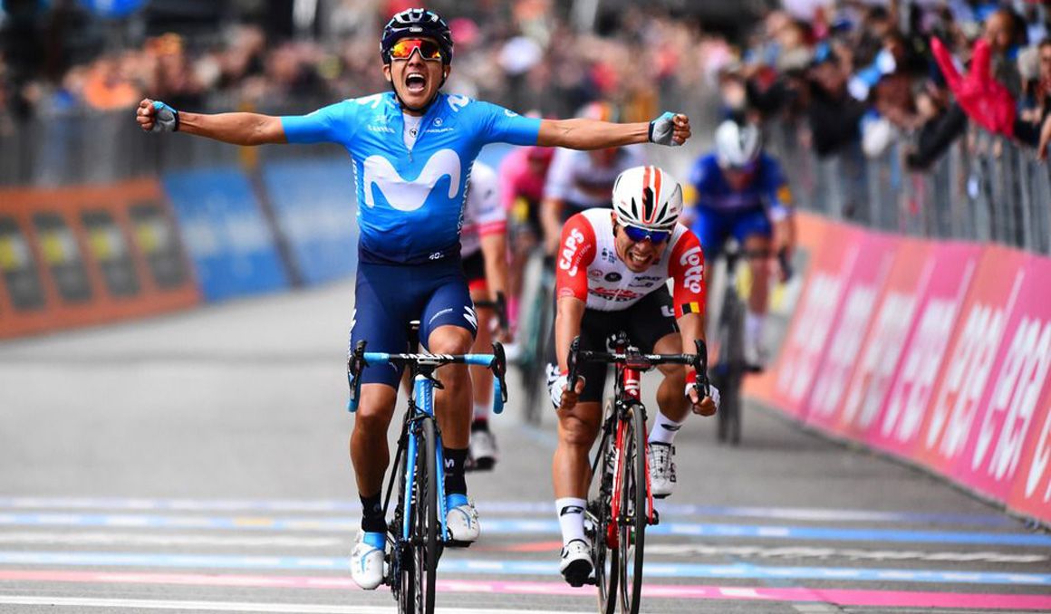 Carapaz gana; Dumoulin pierde 4 minutos y Roglic es más líder