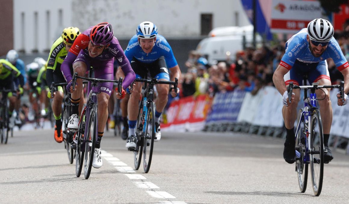 Vuelta a Aragón: victoria al sprint para Hivert y liderato para Ezquerra en Canfranc