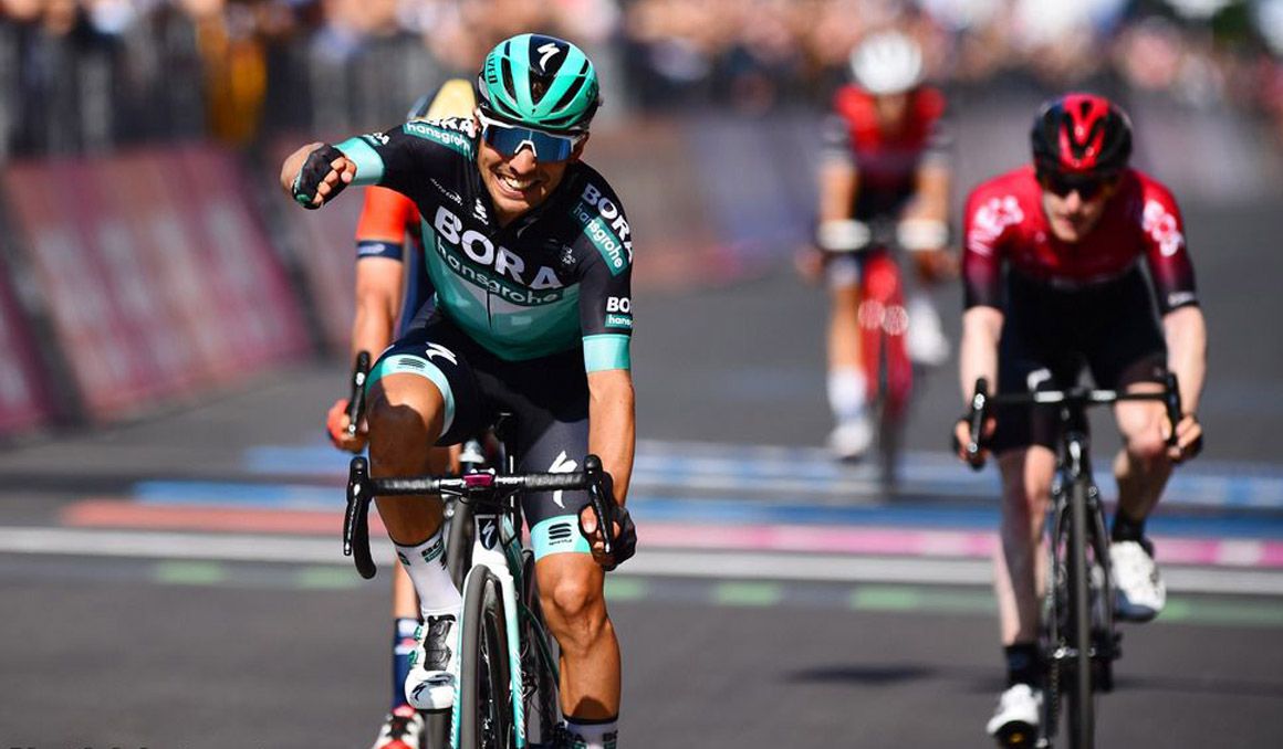 Cesare Benedetti estrena su plamarés a lo grande, ganando en Pinerolo en una frenética etapa. 