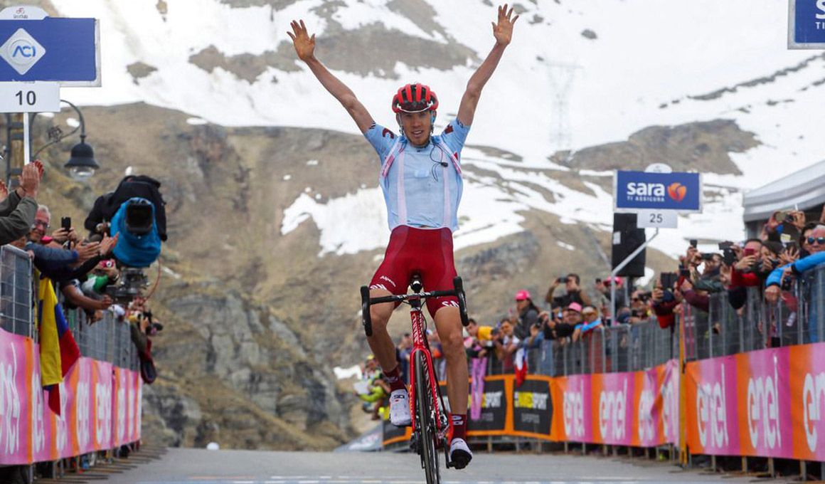 Un enorme Mikel Landa revoluciona el Giro