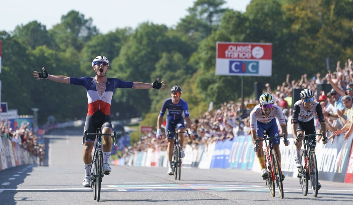 Valentin Madouas (Groupama FDJ) remató de la mejor manera en la Bretagne Classic
