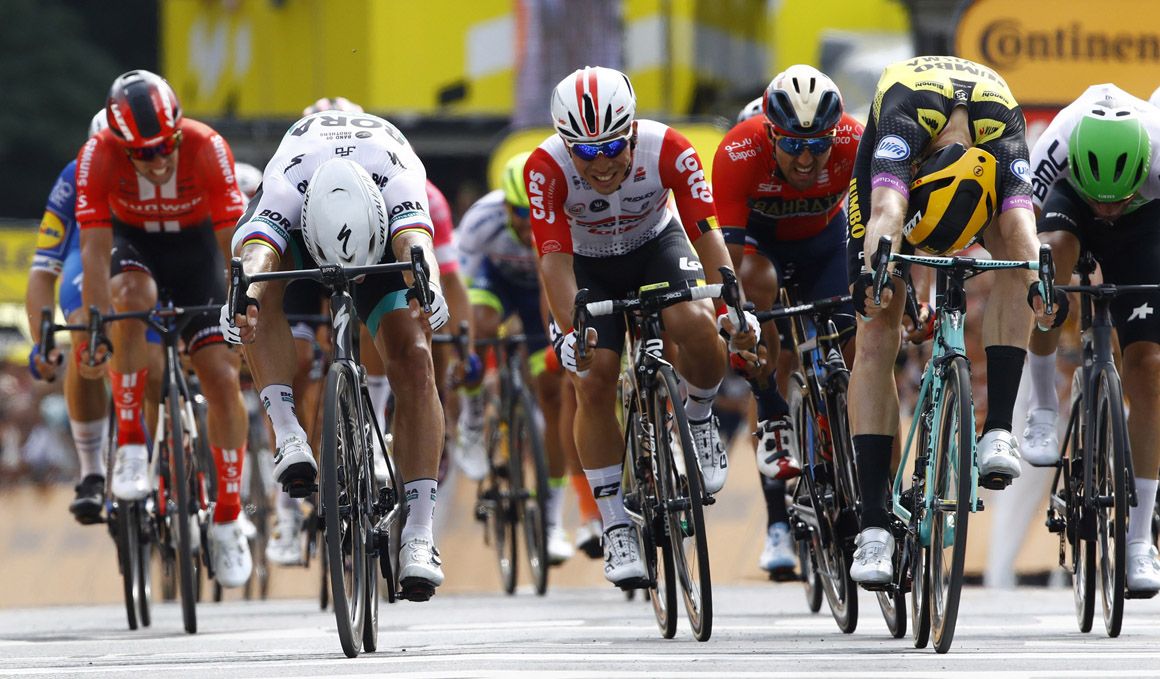 Mike Teunissen (Jumbo Visma) sorprende a los favoritos en el primer sprint de la ronda francesa