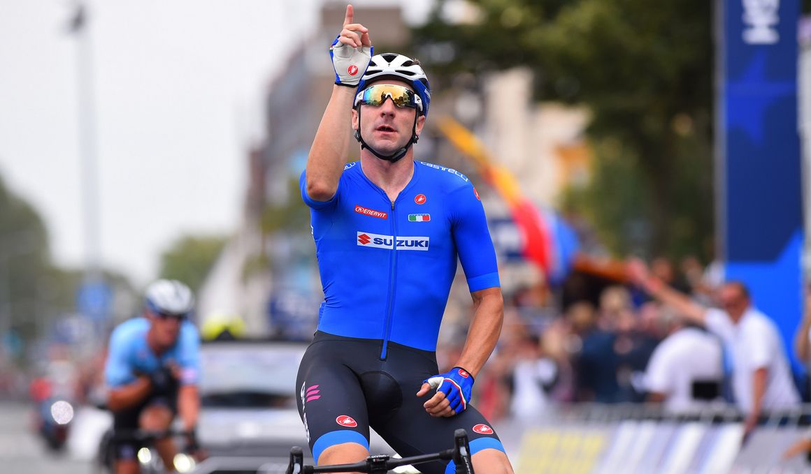 Elia Viviani culmina la exhibición italiana en Alkmaar