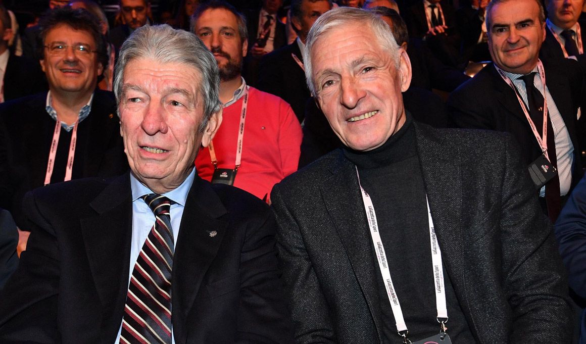 En una foto de archivo, el fallecido Felice Gimondi (izda) junto a Francesco Moser (der)