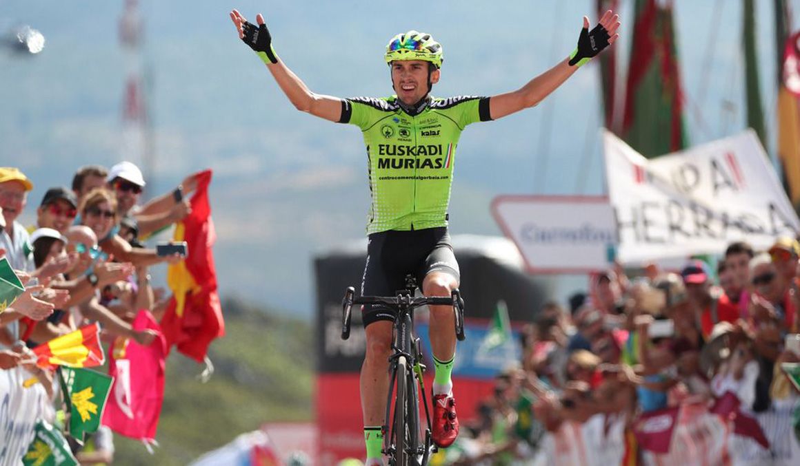 Óscar Rodriguez aspira a repetir victoria en la Vuelta a España. Para la historia quedará su triunfo de 2018 en la Camperona. Foto: Photo Gomez Sport.