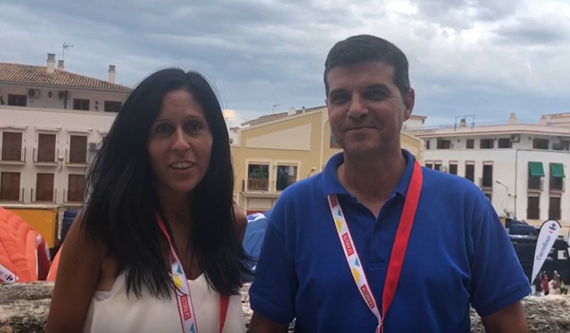 Nicolás Van Looy, de Ciclo21, con Ainara Hernando. 