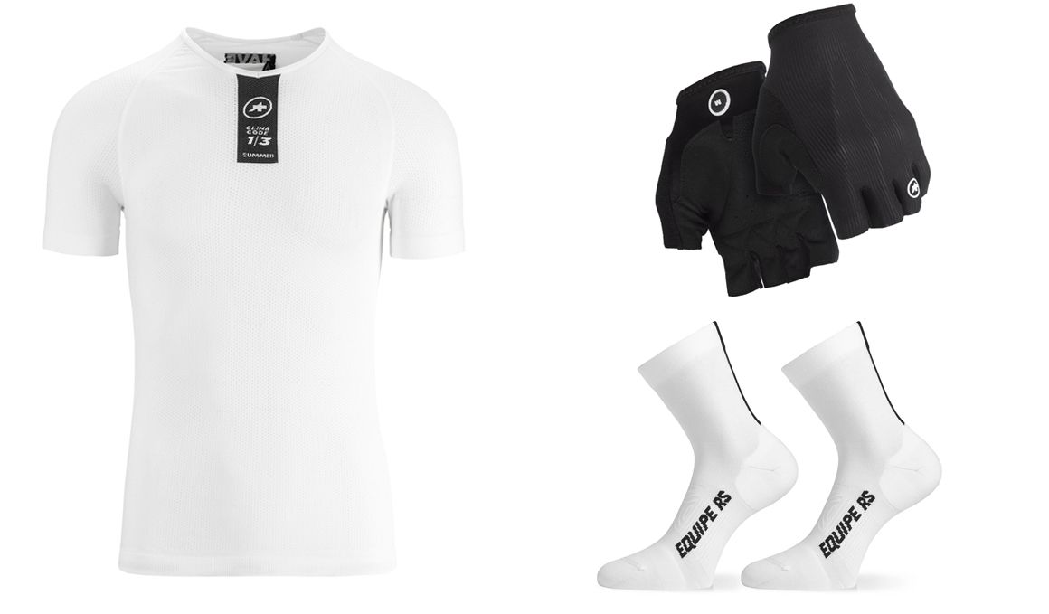 Assos te equipa de pies a cabeza con sus guantes, calcetines y camisetas interiores