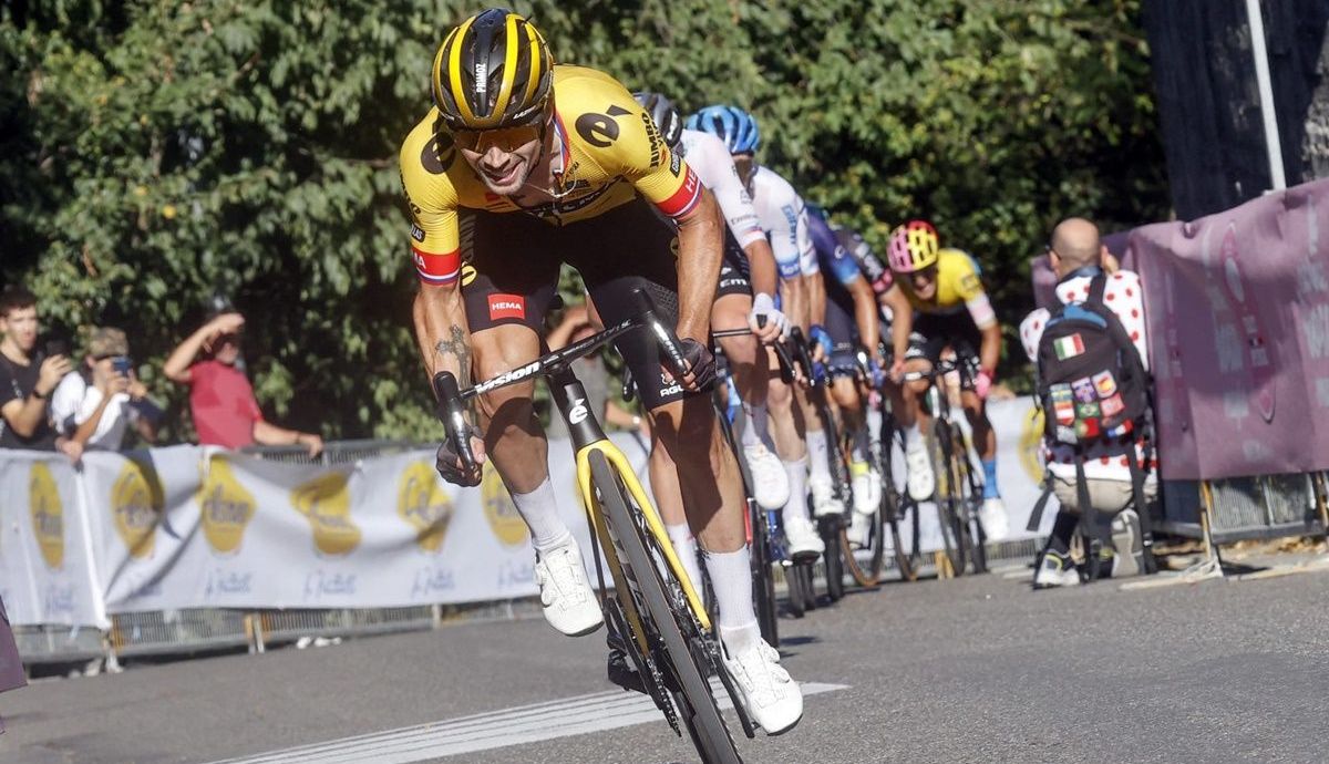 Primoz Roglic (Jumbo Visma) echó mano de su velocidad para destrozar a Pogacar