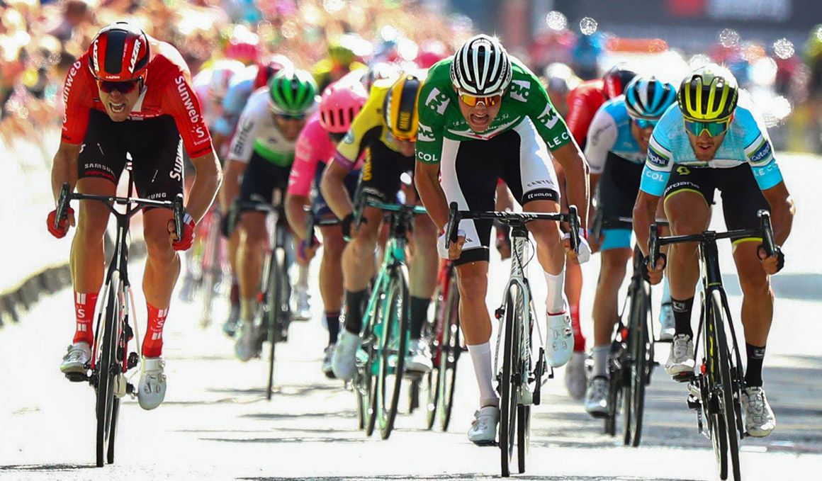 Van der Poel sella su triunfo en Gran Bretaña imponiéndose en la última etapa
