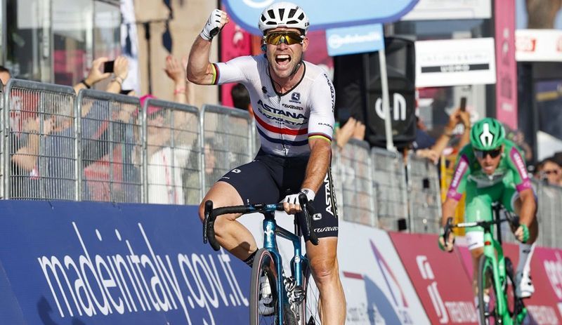 mark cavendish astana qazaqstan team celebro como pocas veces su triunfo en la ultima del giro