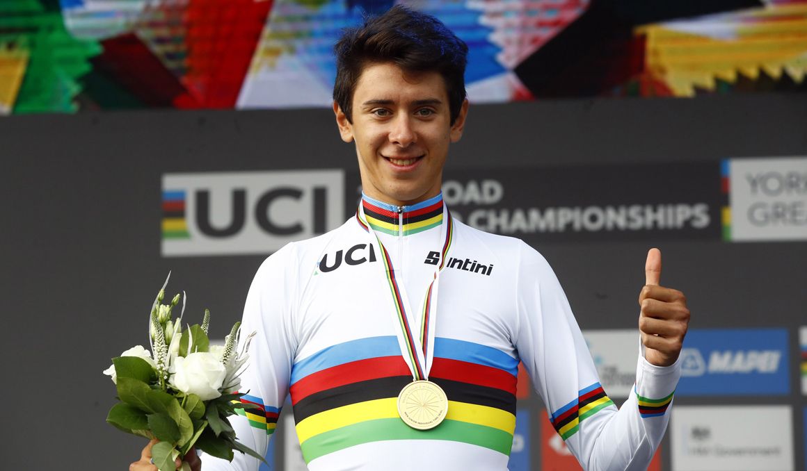 Antonio Tiberi, campeón mundial junior CRI pese a tener que cambiar de bici
