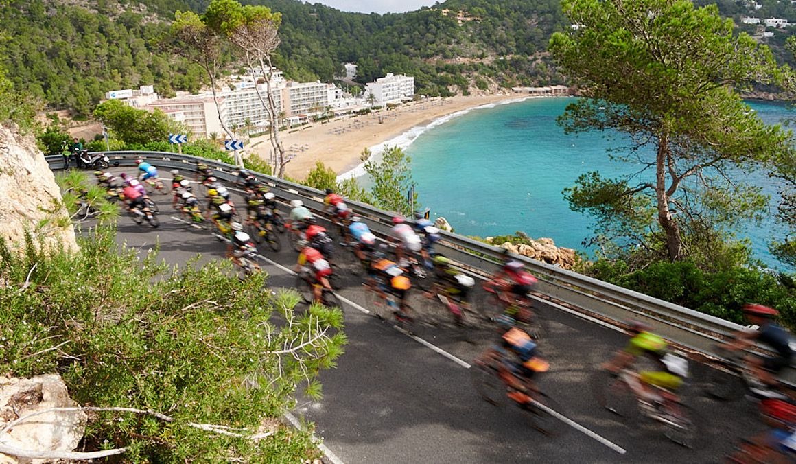 Miquel Carrió y Sandra Heredero se imponen en la Vuelta Cicloturista a Ibiza