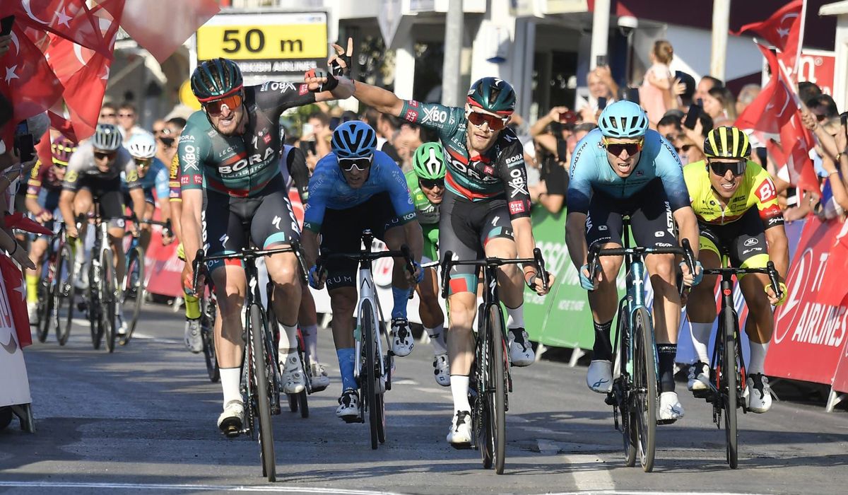 Nico Denz sorprende en un accidentado final y se lleva la 5ª etapa del Tour de Turquía