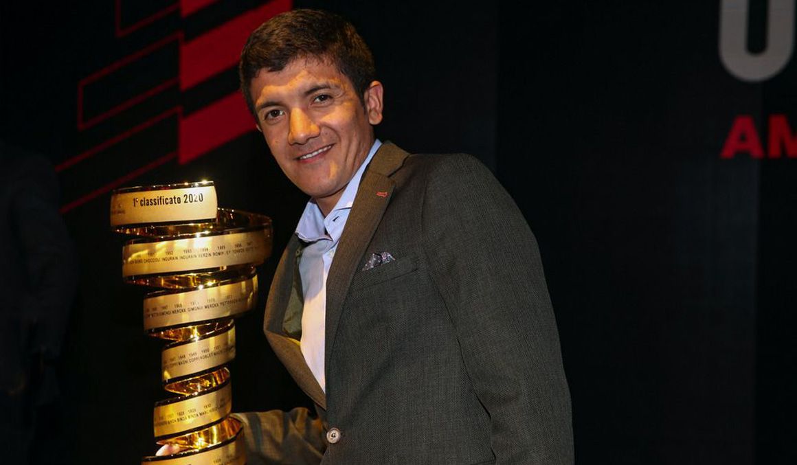 Carapaz: "Nunca pensé que llegaría a tanto en el ciclismo"