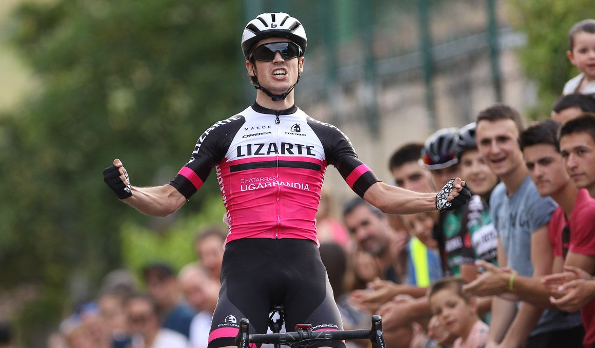 Sergio Araiz celebra su victoria en la prueba de Segura. Foto: Oskar Matxin