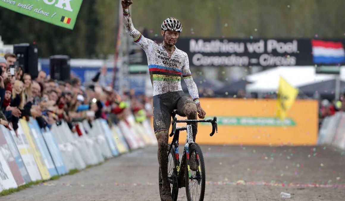 Van der Poel, intratable en el ciclocross de Ruddervoorde