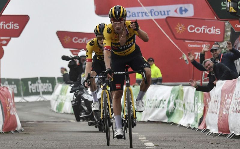 primoz roglic gana en el angliru por delante de su companero vingegaard primoz roglic gana en el angliru por delante de su companero vingegaard