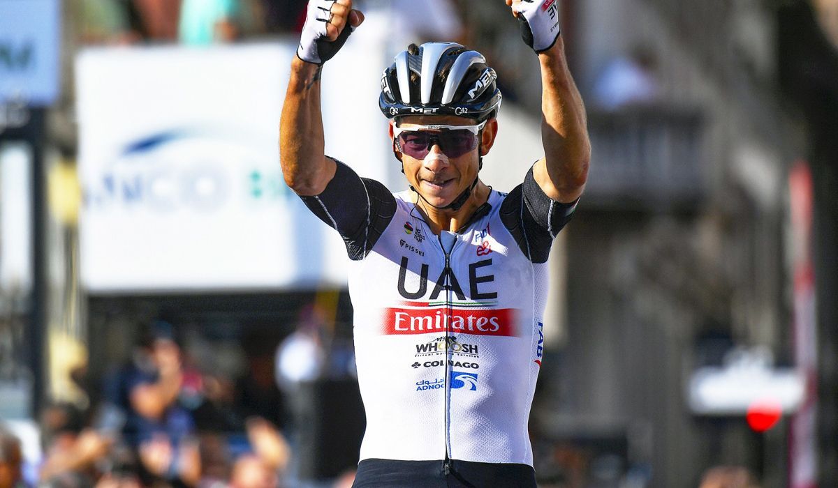 Davide Formolo celebrando su reciente victoria en la Coppa Agostoni