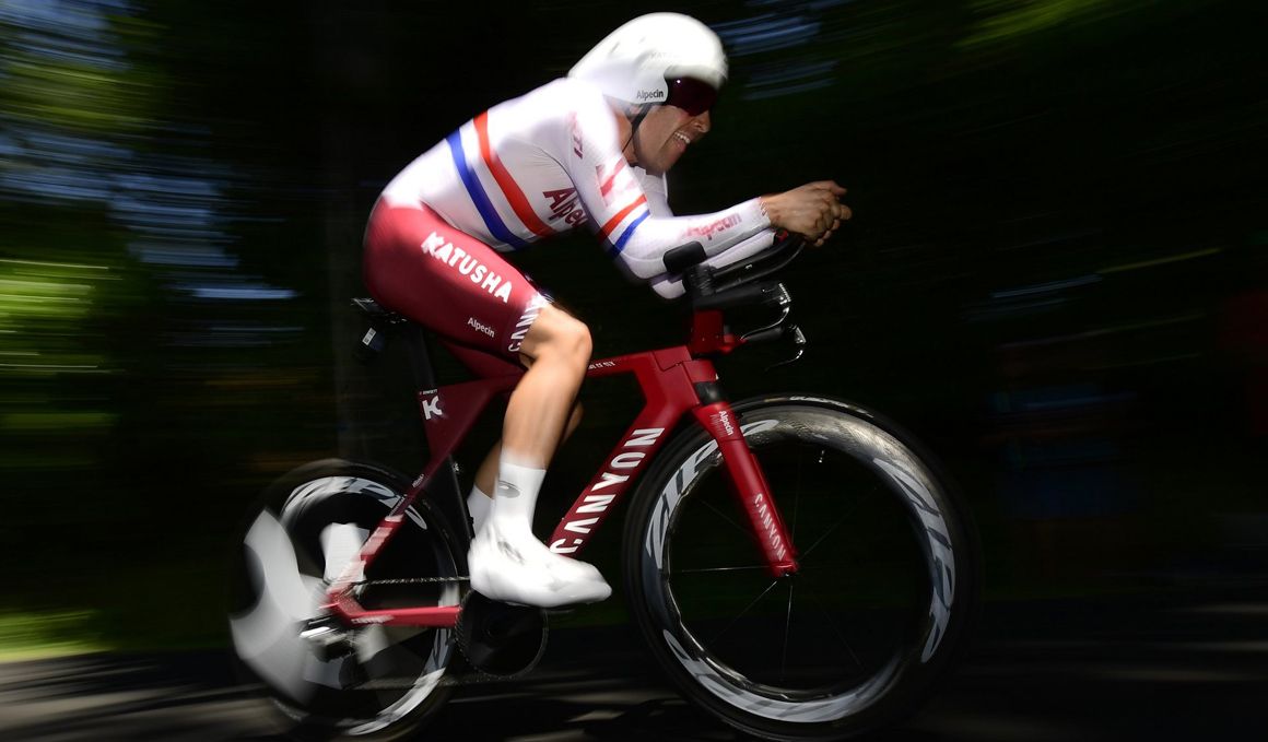 Alex Dowsett recala en Israel Cycling Academy
