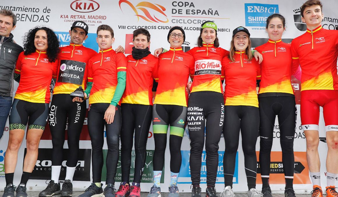 Podio de las distintas carreras de la pasada prueba de la Copa de España de Ciclocross, disputada en Alcobendas. Foto: Photo Gómez Sport