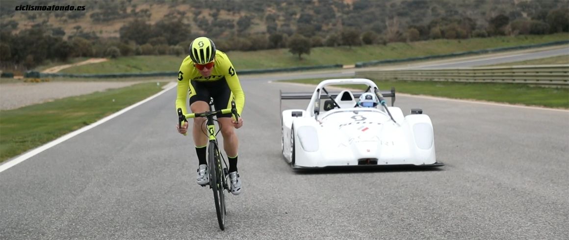 ¿Qué comparten la Scott Foil y un coche de competición?