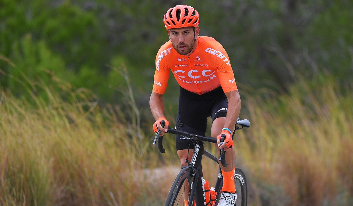 Patrick Bevin, baja en el Tour Down Under por una arritmia cardiaca