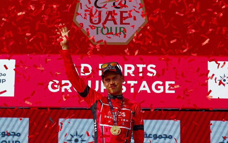 Plapp vistiendo el maillot de líder en el pasado UAE Tour