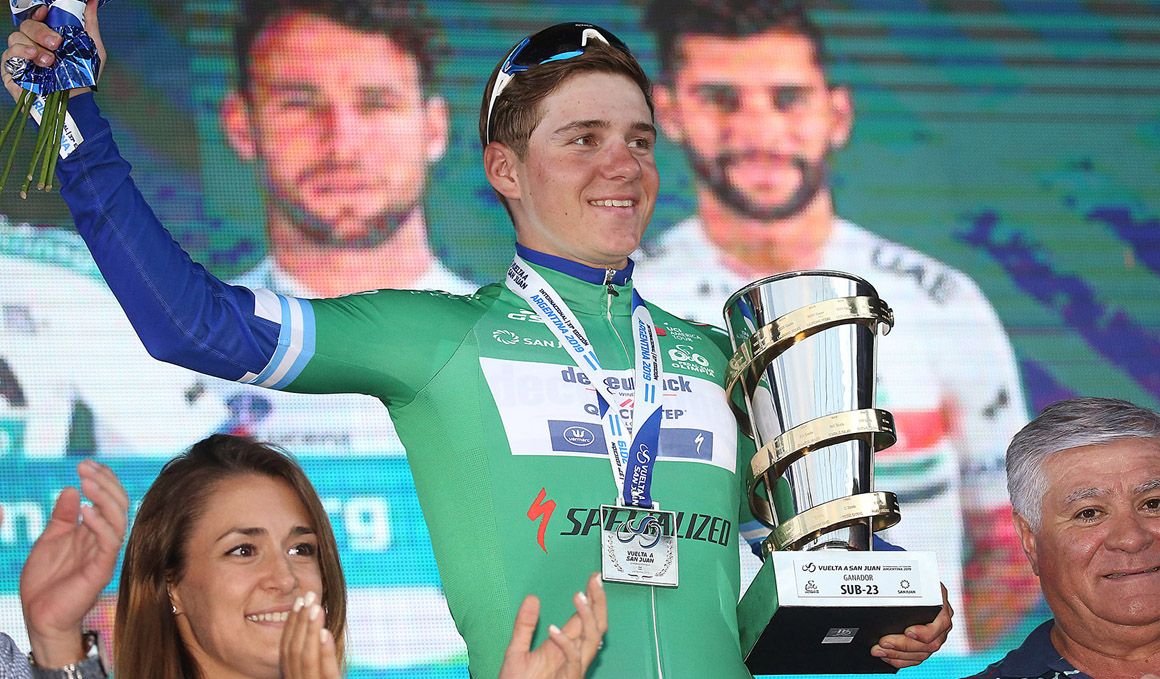 Remco Evenepoel en el podio -como mejor joven- de la Vuelta a San Juan 2019, su primera carrera profesional. 
