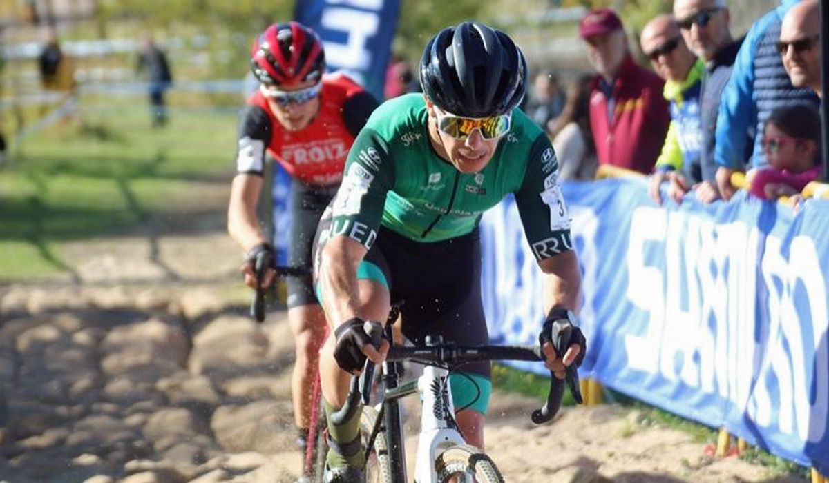 Mario Junquera, líder de la Copa de España de CX, seguido por Gonzalo Inguanzo
