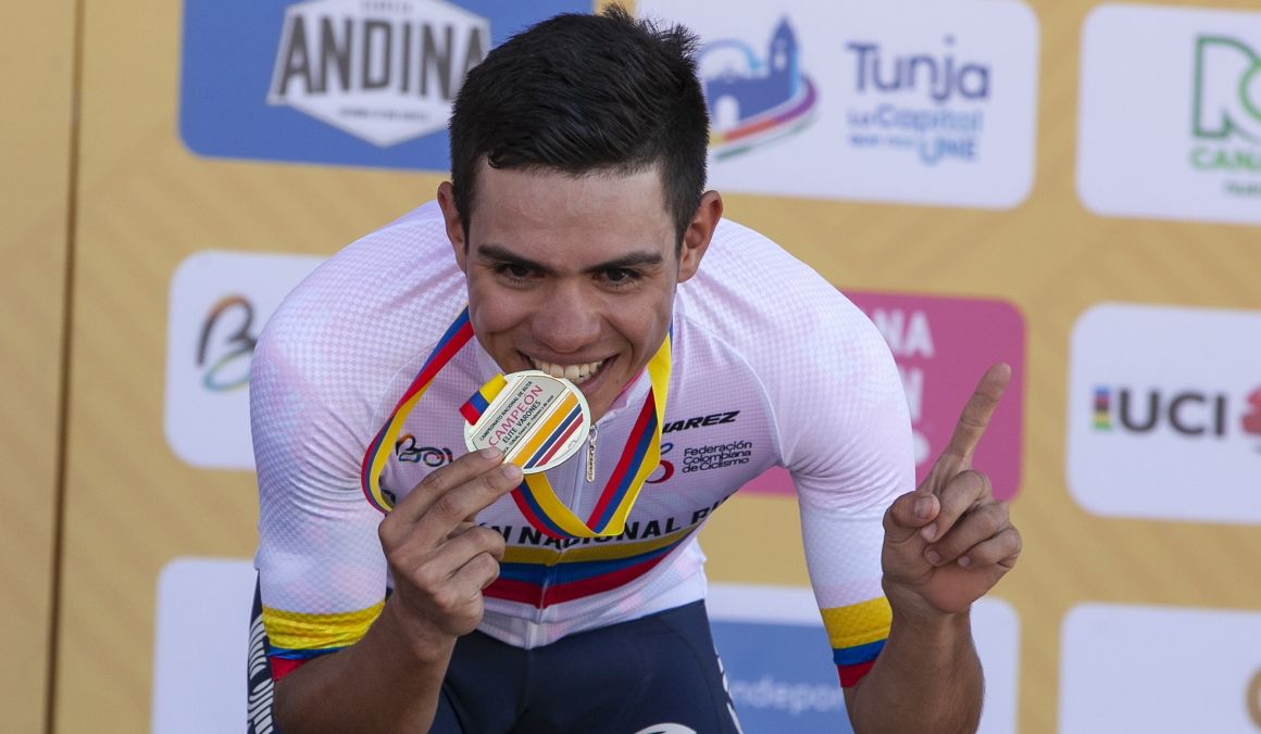 Higuita, campeón de ruta de Colombia; Bernal, segundo tras una caída