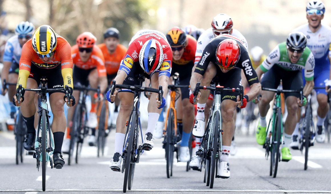 Comunitat Valenciana: Jakobsen se lleva la última al sprint y Pogacar confirma su victoria en la general