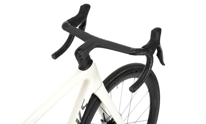 El nuevo Cockpit de carbono cifra su ventaja en 4 w El nuevo Cockpit de carbono cifra su ventaja en 4 w