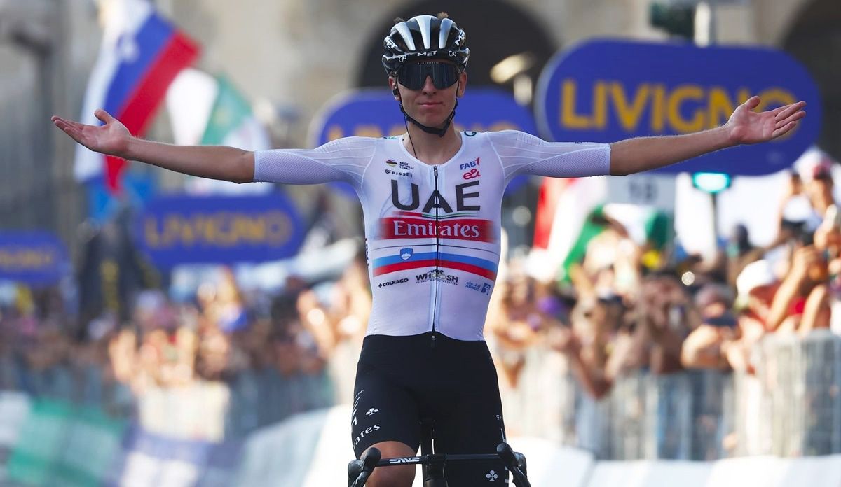 Tadej Pogacar celebrando su victoria en la pasada edición de Il Lombardia 